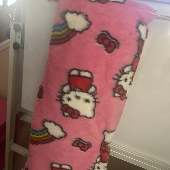 Hello kitty blanket - Picture 3 of 3
